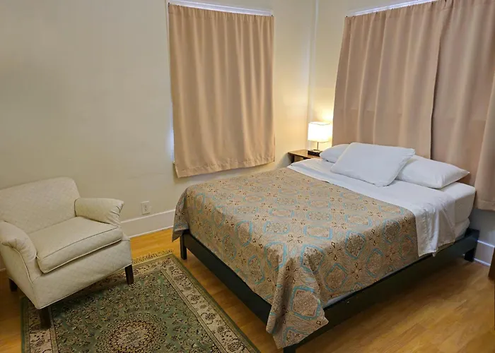 Orange Drive (Adults Only)Hostel