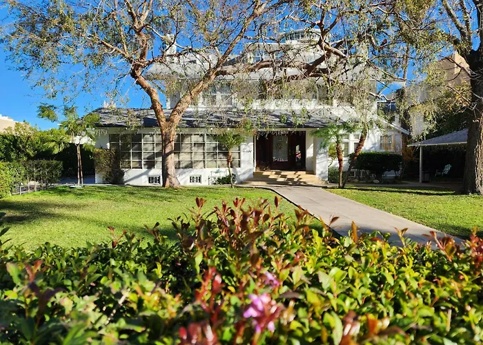 Orange Drive (Adults Only)Hostel